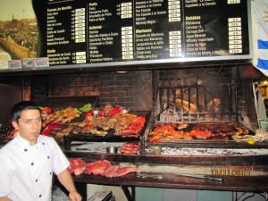 Un rico asado con la mejor carne, en el mercado central de uruguay